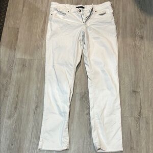 White Straight Leg Jeans with Classic Design